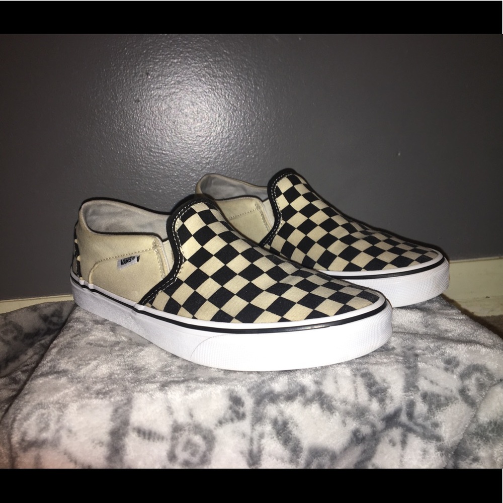 Women’s vans slip on